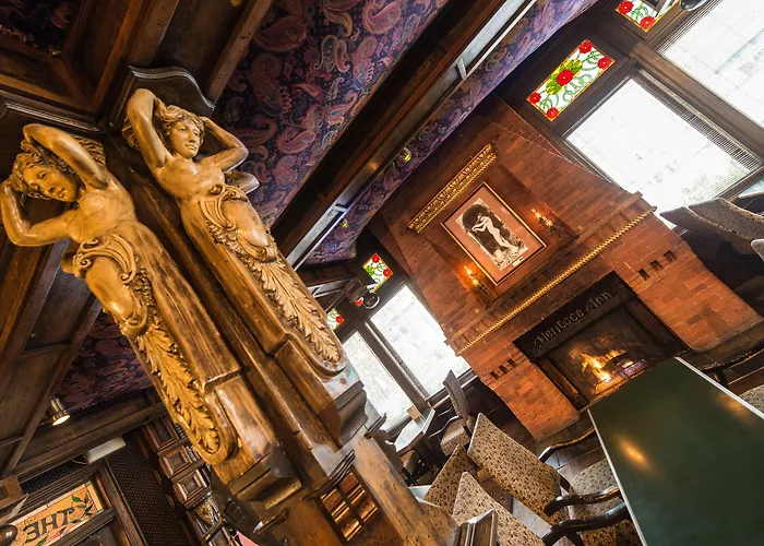 Hume Hotel & Spa