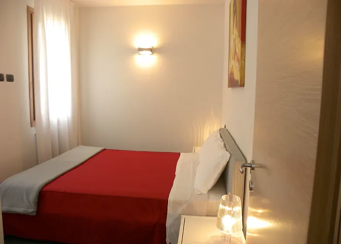Venice Apartments Dante