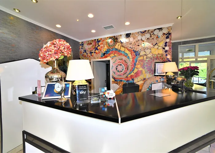 Ascot Hotel