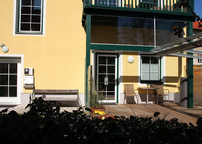 Riedz Apartments Innsbruck- Zentrales Apartmenthaus Mit Gruener Oase