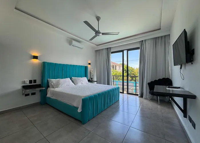 Instyle Residences At Rizz Suites