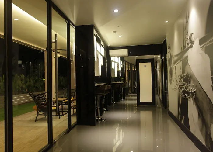 I Am Jazz Hotel