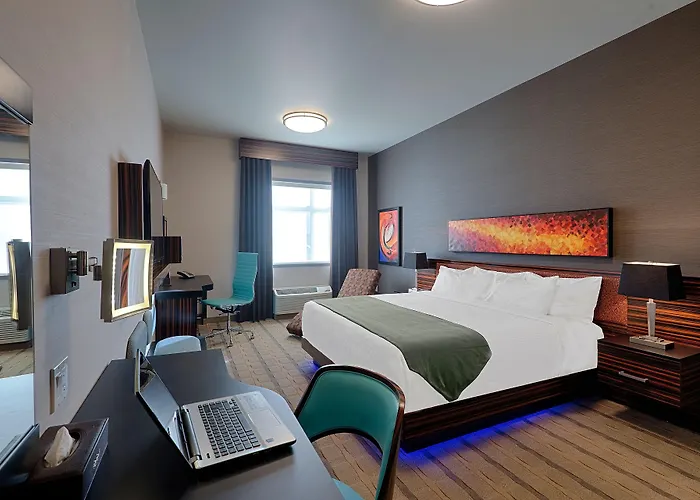 Hotel Clique Calgary Airport