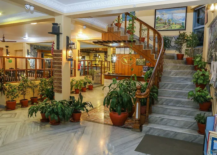 Hotel Silver Oaks Inn