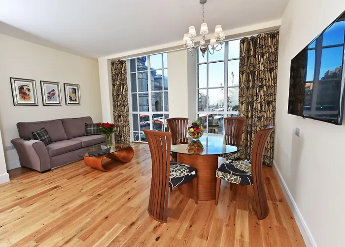 Royal Athenaeum Suites