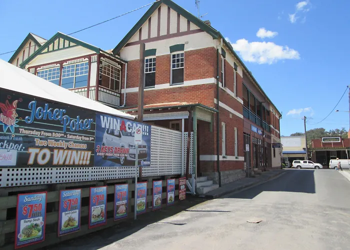 Maclean Hotel
