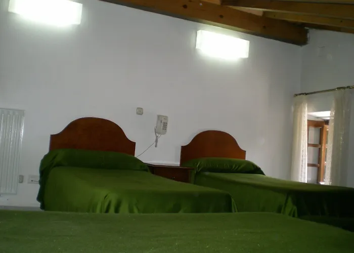 Hotel Puerta Romeros