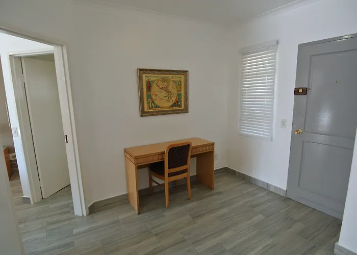 Airport Inn And Suites