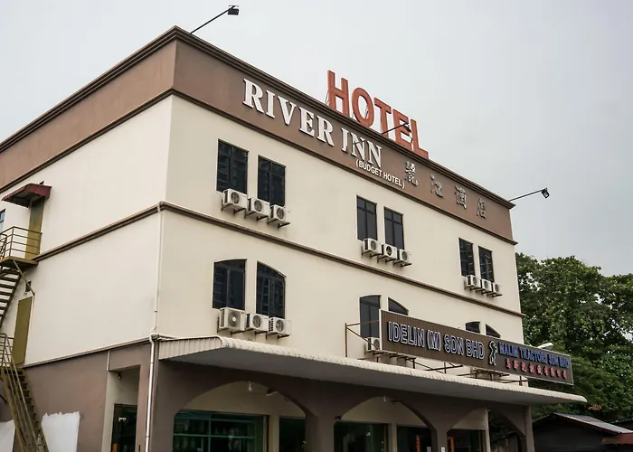 Oyo 301 River Inn Hotel