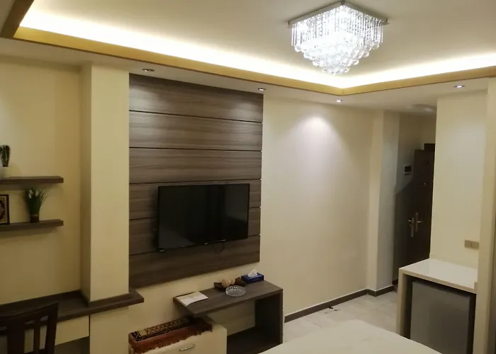 Seven Days Hotel