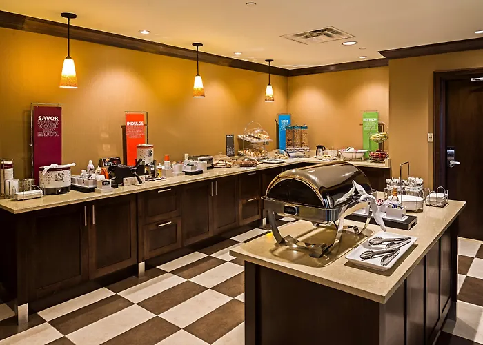 Hampton Inn By Hilton Ottawa Airport