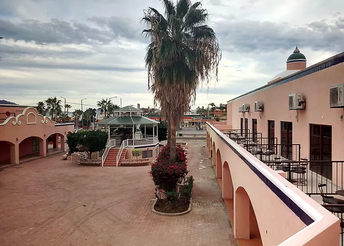 Los Jitos Hotel & Suites