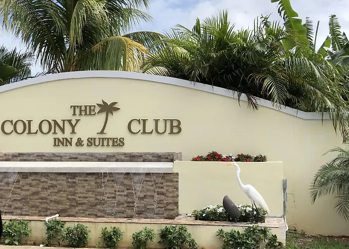 Colony Club Inn & Suites