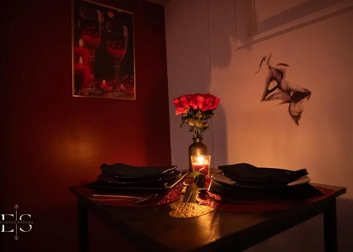 Dark Love Room