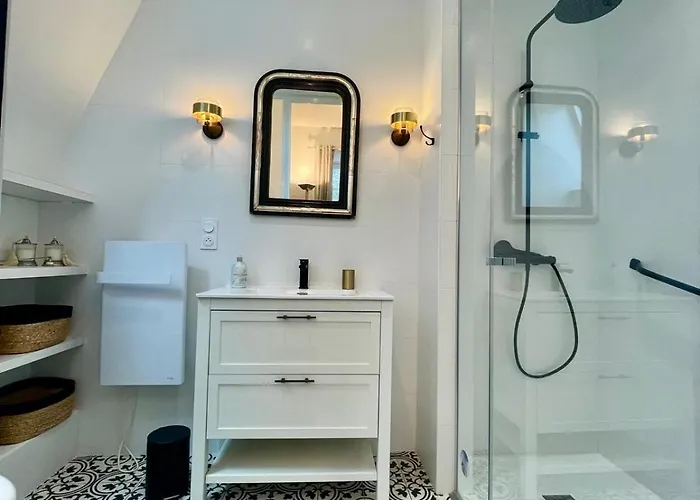 Charmante Petite Maison D'Exception Classee
