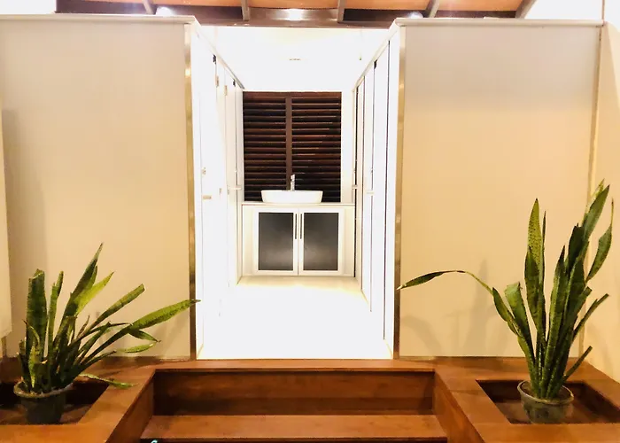 Tropic Inn - Mount Lavinia