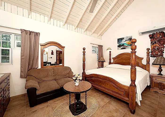 Beach House Condos, Negril