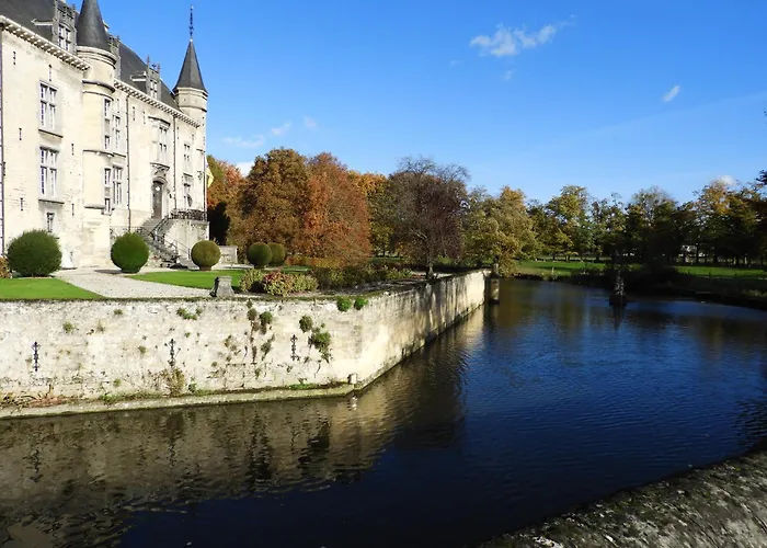 Kasteel Schaloen - Vakantiewoningen & Hotel - Gratis Parkeren
