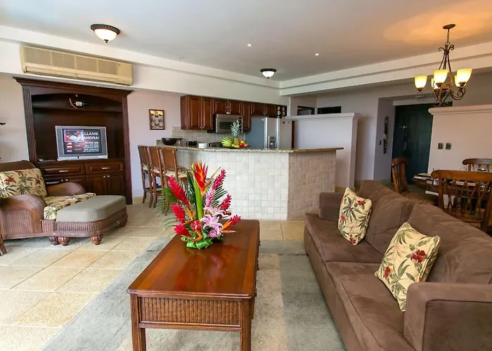 Shana Residences 310 Sea View Condo Walk To Beach