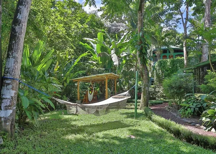 Jungle Creek All 4 Villas Up To 19 People