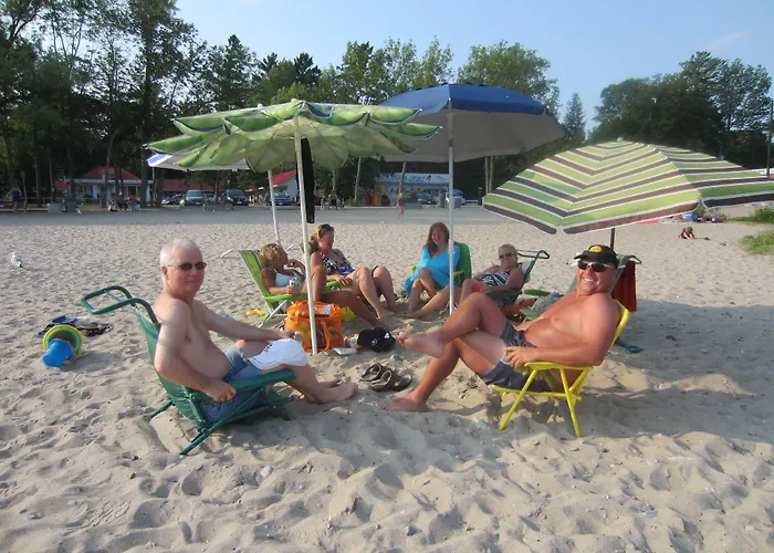 Balm Beach Resort And Motel