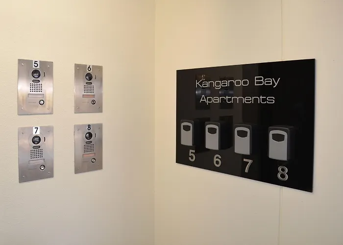 Kangaroo Bay Apartments