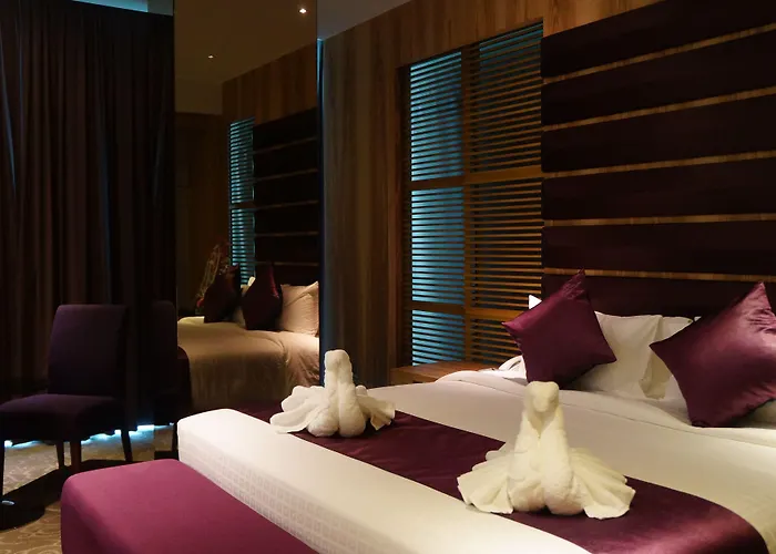 Greens Hotel & Suites