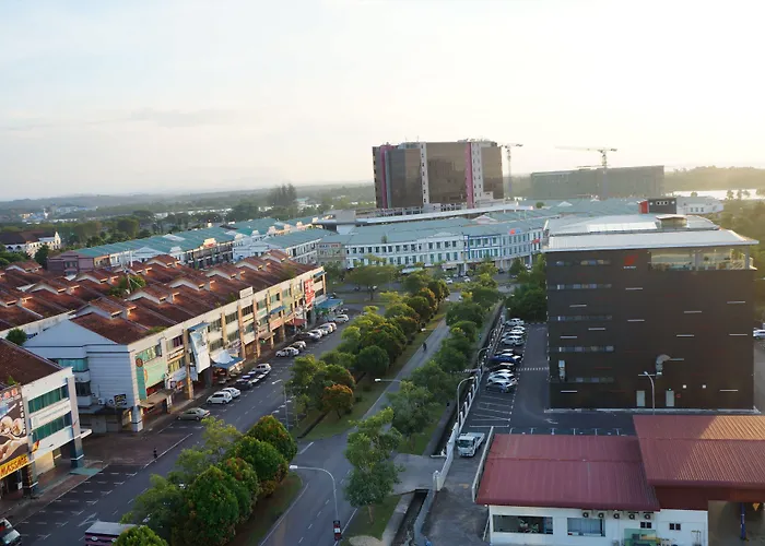 Greens Hotel & Suites