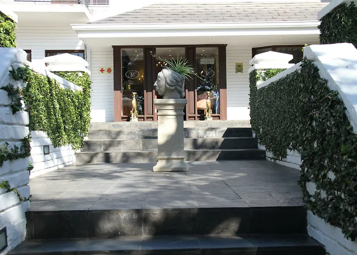 Sheppard Boutique Hotel
