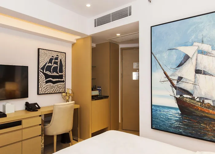Caravel Hotel