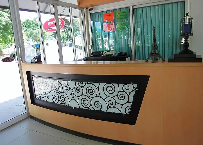 โรงแรมฟ้าพราวฝน Fah Proud Fon Hotel