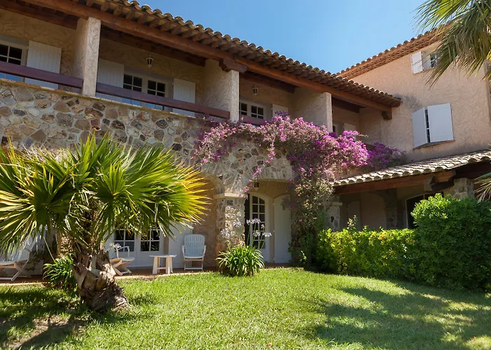 L' Escapade Hotel & Restaurant
