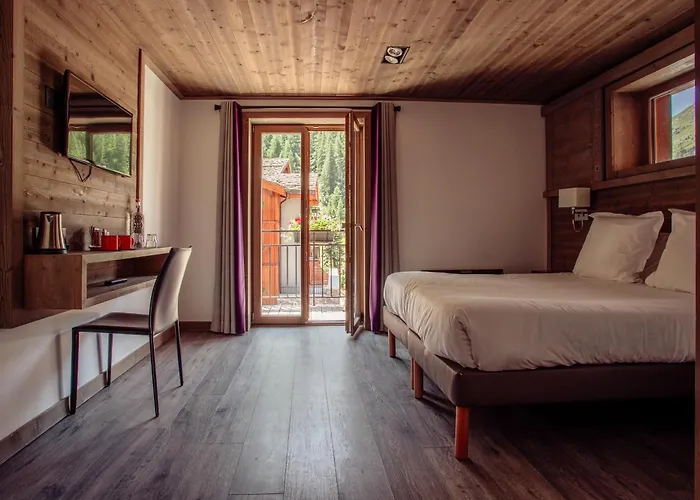 Victoria Lodge, Friendly Hotel