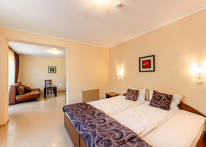 Ardovel Park Hotel