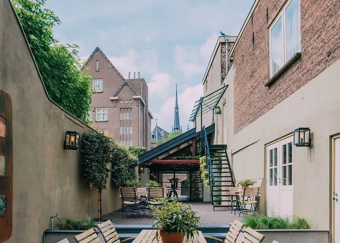 Uylenhof Hotel