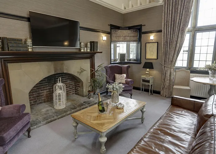 Falcon Manor Hotel