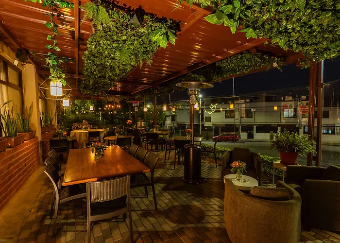 Quindeloma Art Hotel & Gallery