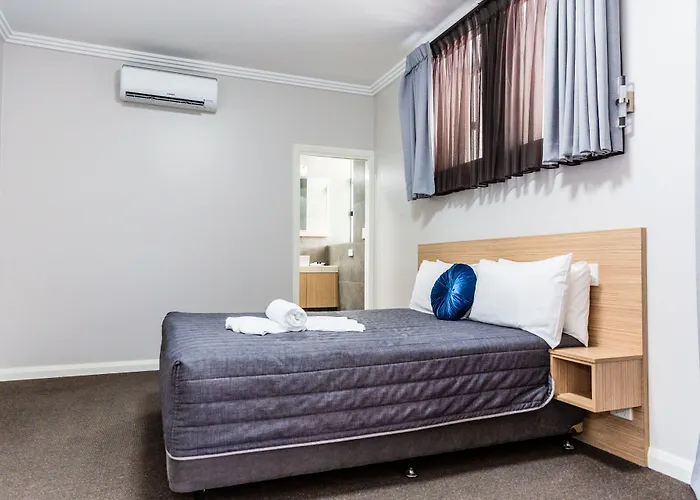 Lakes And Ocean Hotel Forster