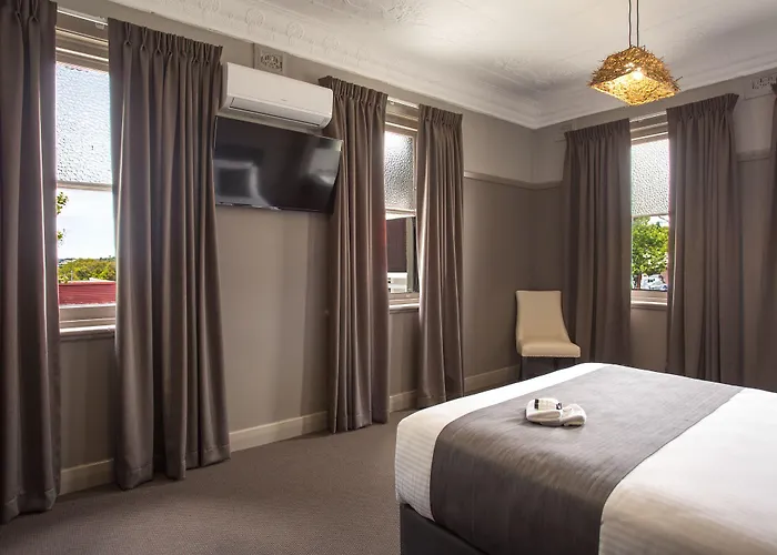 Nags Head Hotel