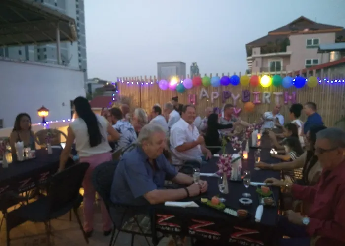 Zip Hotel & Restaurant