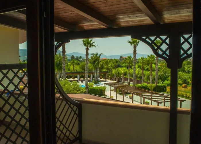 Perla Hotel & Garden