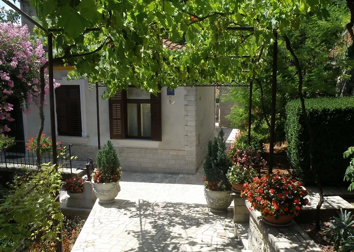 Apartments Villa Salona