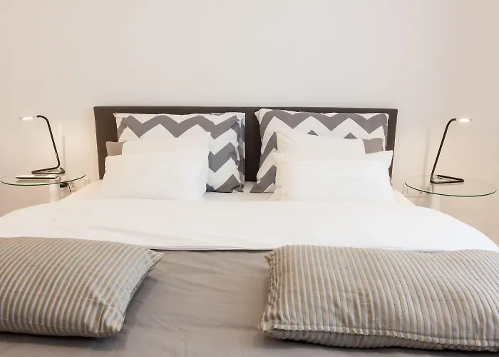 Tesla Boutique Apartments & Rooms