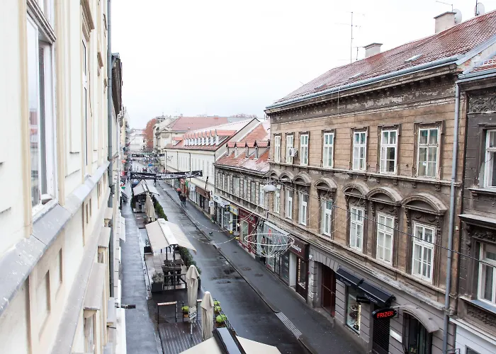 Tesla Boutique Apartments & Rooms