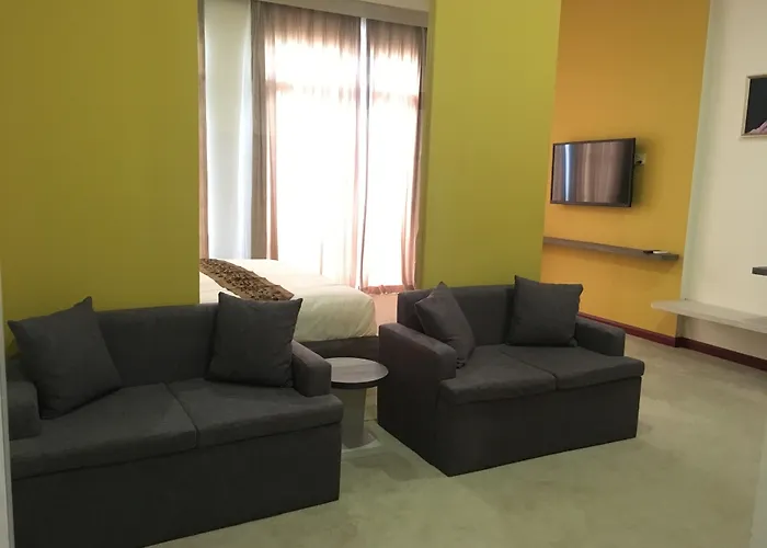 Green Rose Hotel