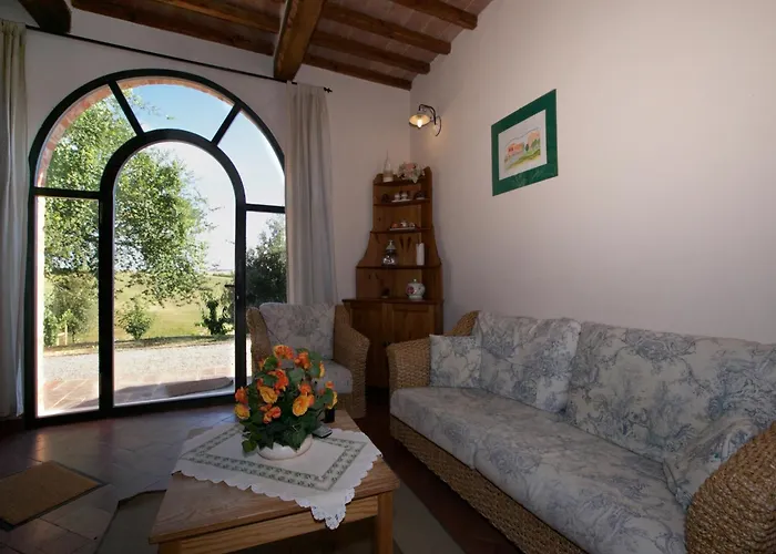 Tuscan Hilltop Farm Stay