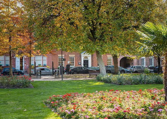 10 Park Square East, Luxury Serviced Apartments