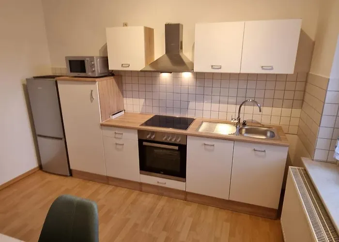 Charmante, Ruhige Erdgeschosswohnung Mit Balkon
