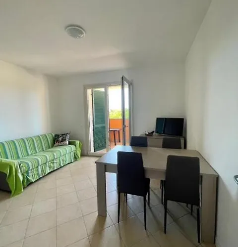 Il Delfino - Appartamento Con Terrazza E Piscina