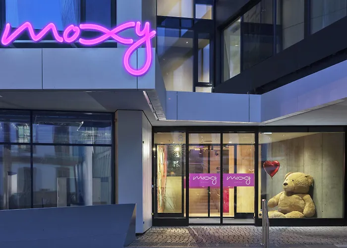 Moxy Frankfurt City Center